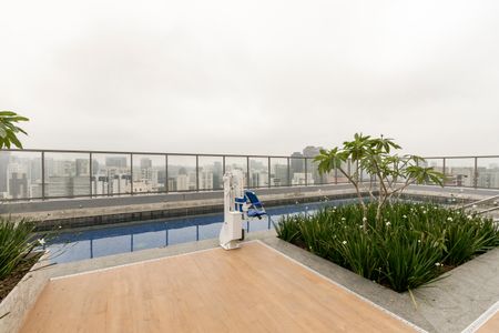 Studio à venda com 28m², 1 quarto e sem vagaPiscina