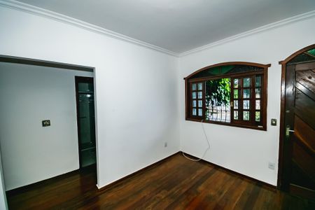Casa para alugar com 2 quartos, 180m² em Dona Clara, Belo Horizonte