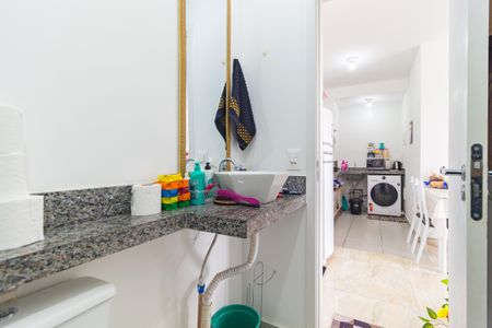 Apartamento para alugar com 38m², 2 quartos e sem vagaBanheiro
