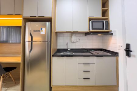 Cozinha de kitnet/studio para alugar com 1 quarto, 22m² em Paraíso, São Paulo