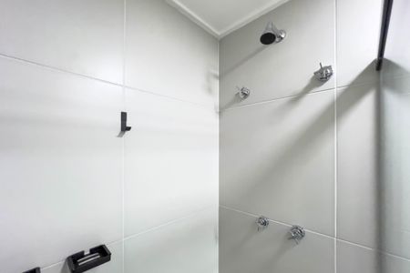 Banheiro de kitnet/studio para alugar com 1 quarto, 22m² em Paraíso, São Paulo