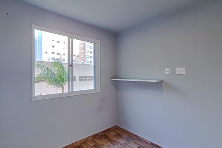 Quarto 1 de apartamento para alugar com 2 quartos, 40m² em Jardim Sao Saverio, São Paulo