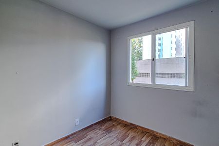 Quarto 1 de apartamento para alugar com 2 quartos, 40m² em Jardim Sao Saverio, São Paulo