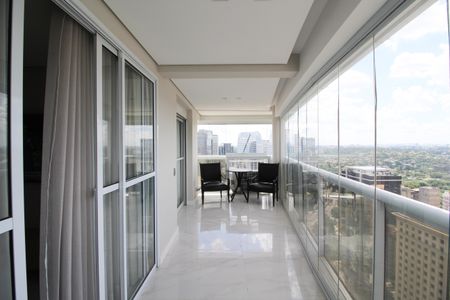 Varanda de apartamento à venda com 2 quartos, 115m² em Vila Nova Conceição, São Paulo