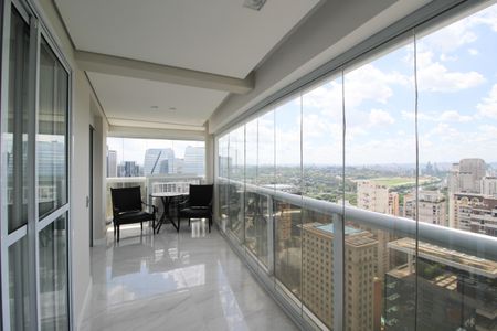 Varanda de apartamento à venda com 2 quartos, 115m² em Vila Nova Conceição, São Paulo