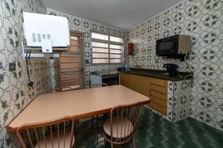 Casa à venda com 240m², 3 quartos e 2 vagas Casa à venda com 240m², 3 quartos e 2 vagasCozinha