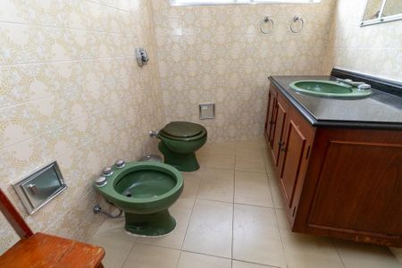 Casa à venda com 240m², 3 quartos e 2 vagas Casa à venda com 240m², 3 quartos e 2 vagasBanheiro da Suíte 2