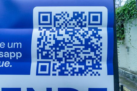 Casa à venda com 240m², 3 quartos e 2 vagas Casa à venda com 240m², 3 quartos e 2 vagasPlaca ZNHJ-571