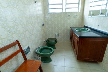 Casa à venda com 240m², 3 quartos e 2 vagas Casa à venda com 240m², 3 quartos e 2 vagasBanheiro da Suíte 2