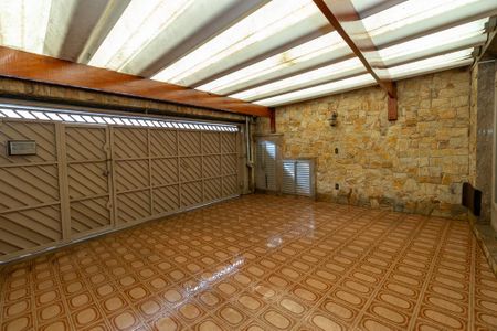 Casa à venda com 240m², 3 quartos e 2 vagas Casa à venda com 240m², 3 quartos e 2 vagasGaragem