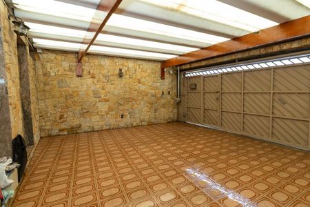 Casa à venda com 240m², 3 quartos e 2 vagas Casa à venda com 240m², 3 quartos e 2 vagasGaragem