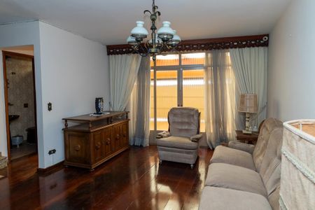 Casa à venda com 240m², 3 quartos e 2 vagas Casa à venda com 240m², 3 quartos e 2 vagasSala de Estar