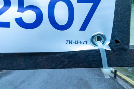 Casa à venda com 240m², 3 quartos e 2 vagas Casa à venda com 240m², 3 quartos e 2 vagasPlaca ZNHJ-571