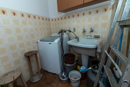 Casa à venda com 240m², 3 quartos e 2 vagas Casa à venda com 240m², 3 quartos e 2 vagasÁrea de Serviço