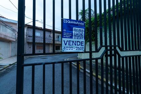 Casa à venda com 240m², 3 quartos e 2 vagas Casa à venda com 240m², 3 quartos e 2 vagasPlaca ZNHJ-571