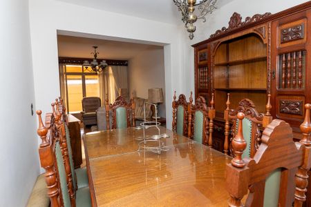 Casa à venda com 240m², 3 quartos e 2 vagas Casa à venda com 240m², 3 quartos e 2 vagasSala de Jantar