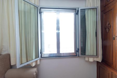 Casa à venda com 240m², 3 quartos e 2 vagas Casa à venda com 240m², 3 quartos e 2 vagasQuarto