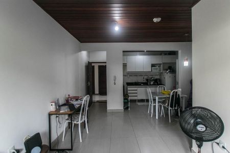 Casa de condomínio para alugar com 62m², 2 quartos e 1 vaga