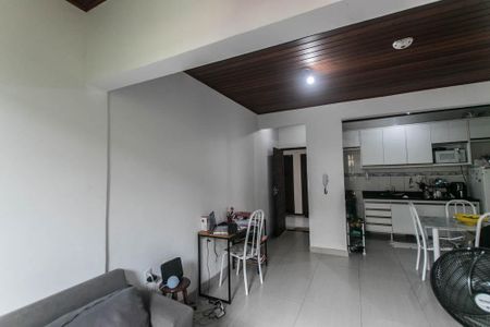 Casa de condomínio para alugar com 62m², 2 quartos e 1 vaga