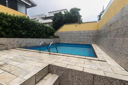 Casa de condomínio para alugar com 62m², 2 quartos e 1 vaga