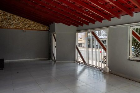 Casa para alugar com 187m², 3 quartos e 2 vagasVaranda e garagem