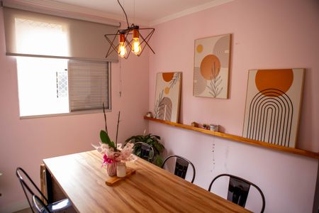 Apartamento à venda com 115m², 2 quartos e 1 vaga Apartamento à venda com 115m², 2 quartos e 1 vagaSala de Jantar