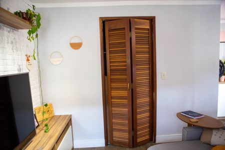 Apartamento à venda com 115m², 2 quartos e 1 vaga Apartamento à venda com 115m², 2 quartos e 1 vagaSala - Armário