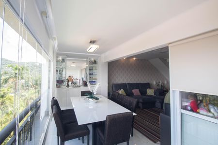 Apartamento para alugar com 265m², 3 quartos e 3 vagasVaranda