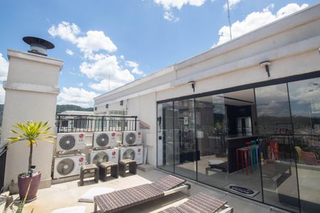 Apartamento para alugar com 265m², 3 quartos e 3 vagasVaranda