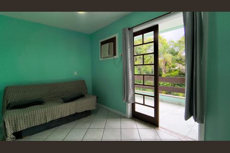 Casa de condomínio à venda com 200m², 3 quartos e 2 vagasSuíte 1