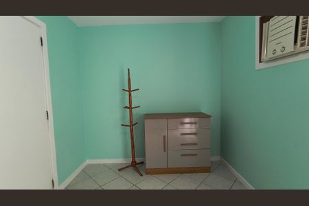 Casa de condomínio à venda com 200m², 3 quartos e 2 vagasSuíte 2