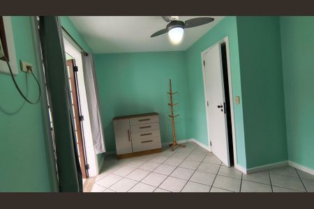 Casa de condomínio à venda com 200m², 3 quartos e 2 vagasSuíte 1