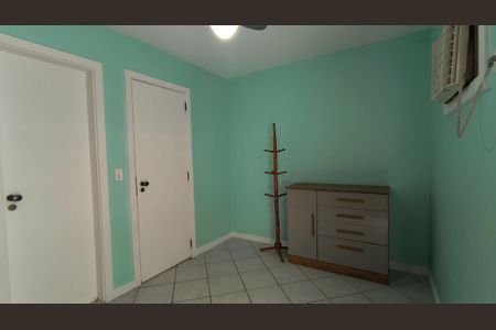 Casa de condomínio à venda com 200m², 3 quartos e 2 vagasSuíte 2