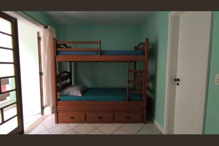 Casa de condomínio à venda com 200m², 3 quartos e 2 vagasSuíte 2