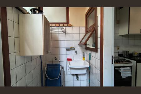 Casa de condomínio à venda com 200m², 3 quartos e 2 vagasCozinha e Área de Serviço 