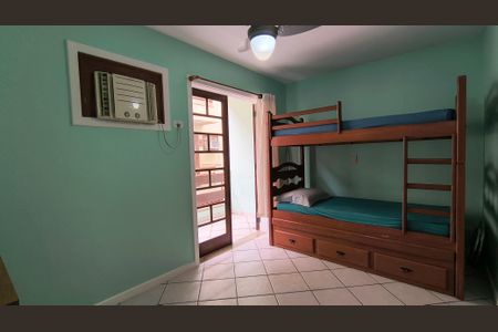 Casa de condomínio à venda com 200m², 3 quartos e 2 vagasSuíte 2