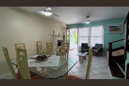 Sala de casa de condomínio à venda com 3 quartos, 200m² em Recreio dos Bandeirantes, Rio de Janeiro
