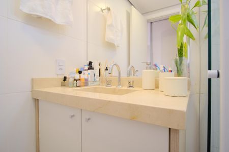 Apartamento à venda com 75m², 3 quartos e 2 vagasBanheiro da Suíte