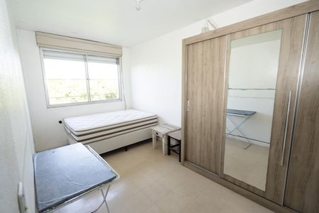 Quarto de apartamento para alugar com 1 quarto, 56m² em Jardim Itu, Porto Alegre