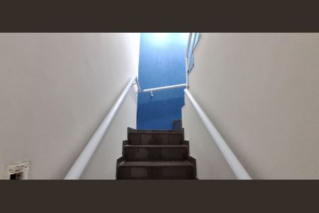 Escada de casa para alugar com 3 quartos, 237m² em Santo Antônio, São Caetano do Sul