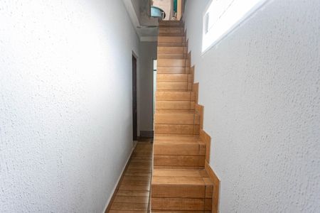 Casa à venda com 90m², 3 quartos e 1 vagaEscada 