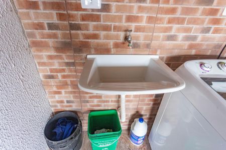 Casa à venda com 90m², 3 quartos e 1 vagaÁrea de serviço e lazer 