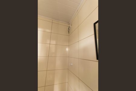 Banheiro Social de kitnet/studio para alugar com 1 quarto, 16m² em Lindoia, Curitiba