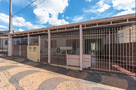 Casa à venda com 186m², 2 quartos e 3 vagasFachada