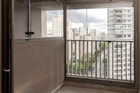 Varanda de kitnet/studio para alugar com 1 quarto, 27m² em Brooklin, São Paulo
