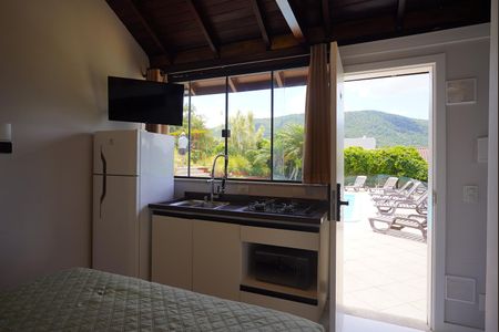 Cozinha de kitnet/studio para alugar com 1 quarto, 30m² em Santo Antonio de Lisboa, Florianópolis