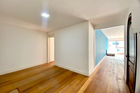 Apartamento para alugar com 200m², 3 quartos e 1 vagaSala 