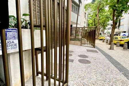 Apartamento para alugar com 200m², 3 quartos e 1 vagaPlaca