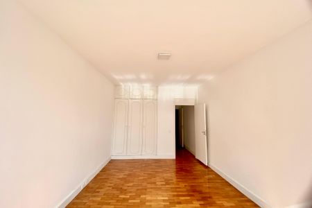 Apartamento para alugar com 200m², 3 quartos e 1 vagaSuite 