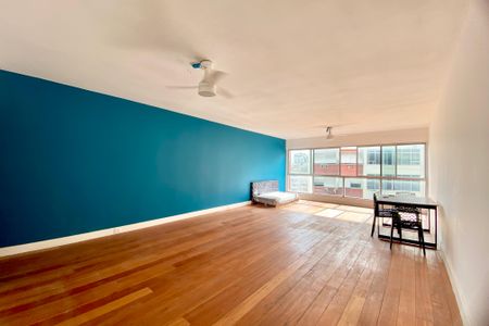 Sala  de apartamento para alugar com 3 quartos, 180m² em Copacabana, Rio de Janeiro